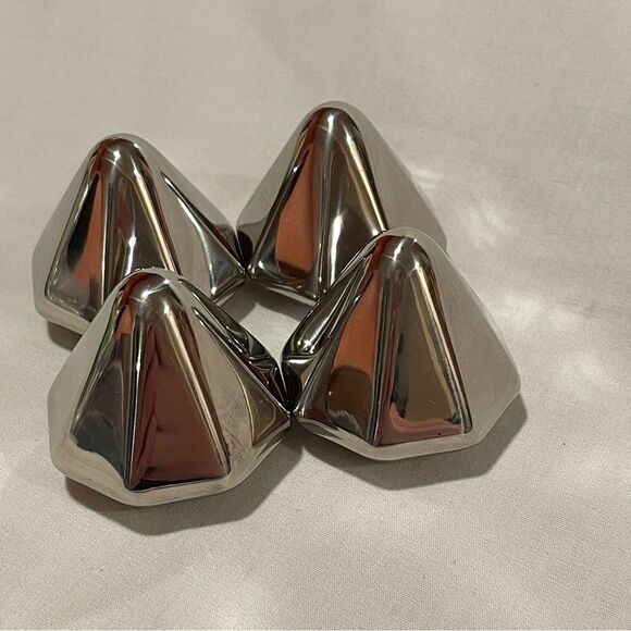 Whiskey chillers 🥃 stainless steel pyramid form ice cubes whiskey stones - Picture 3 of 11